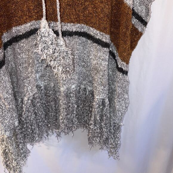 Free People Striped Fringe Juno Boucle Boho Poncho Western Sweater ONE SIZE - Picture 6 of 11